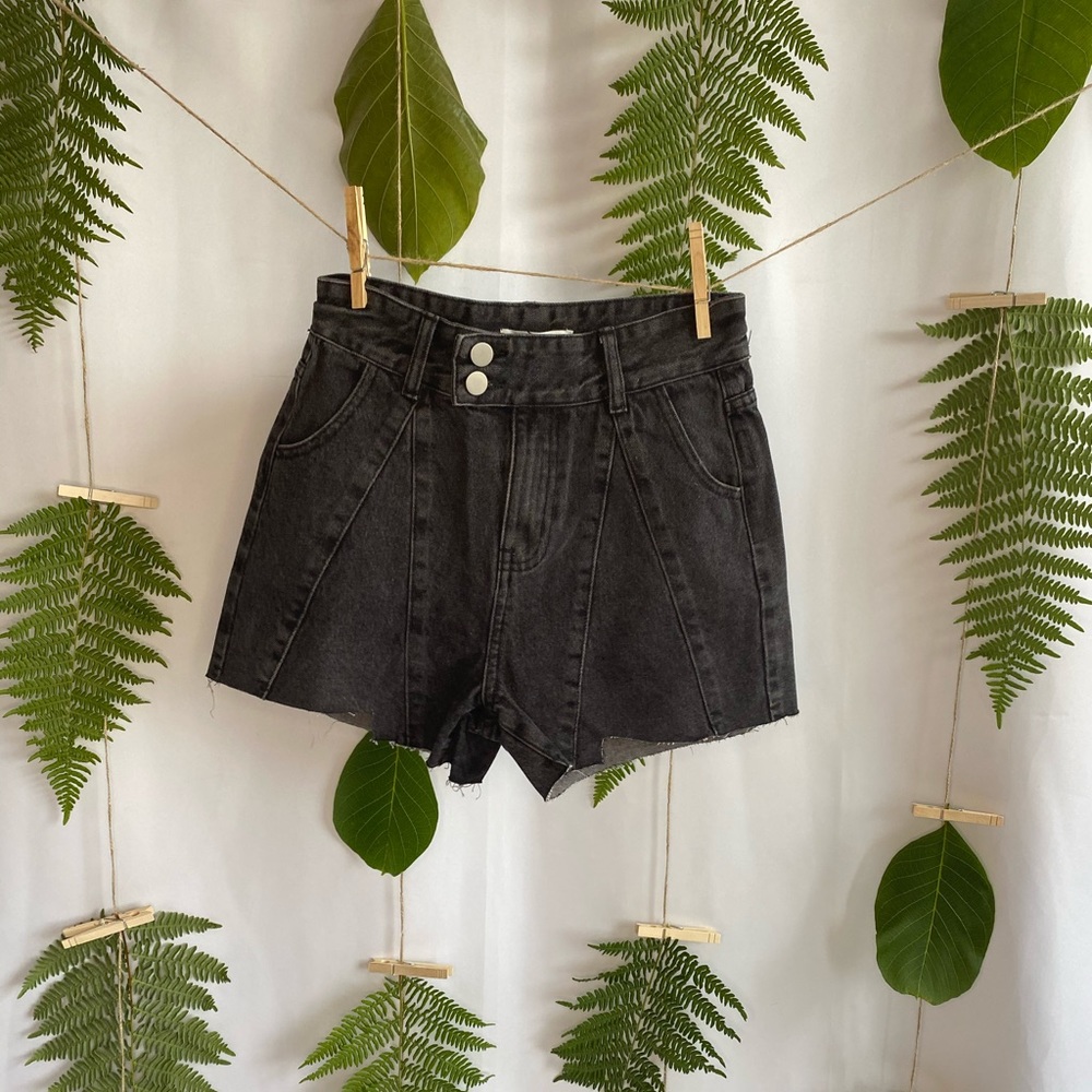 High Waist Cut Off Panel Detailed Shorts